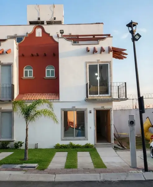 Venta de casa Prolongación Bernardo Quintana Arrioja Condominio Parque Santiago Querétaro AARR — foto 1 de 7