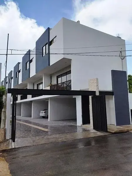 Townhouse Amueblado en Venta en Montebello, Mérida — foto 1 de 16