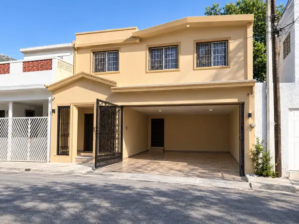 Casa en Venta Contry, Cortijo del Rio — foto 1 de 19