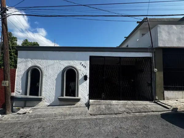 Casa en Venta en Villa Los Pinos Zona Sur, Monterrey N.L. — foto 1 de 11