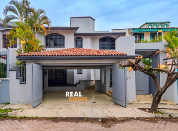 Casa en Lomas Vistahermosa, Colima, Colima — foto 1 de 20
