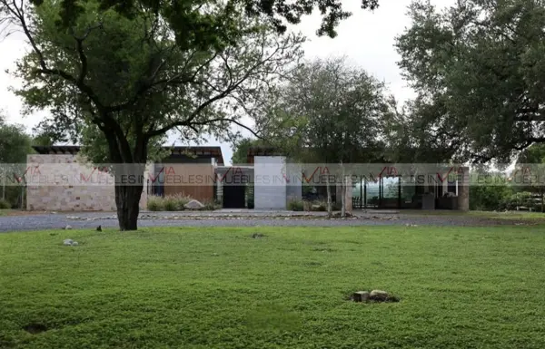 Mil Encinos — foto 1 de 13