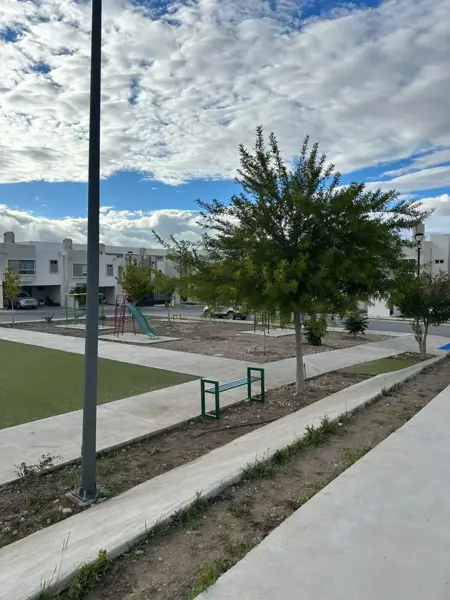 Casa en renta en Valle de los Almendros, Saltillo — foto 3 de 14