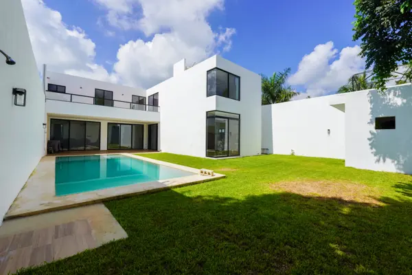 Casa en Venta de 4 recamaras con Alberca San Diego Cutz, Conkal, Yucatán — foto 1 de 47