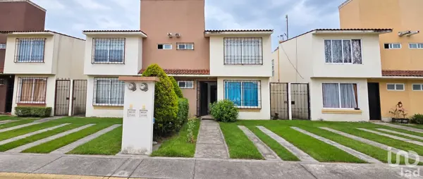 Casa en Remate en San Mateo Otzacatipan, Toluca - 3 Recámaras y Jardín MM8011 — foto 1 de 14