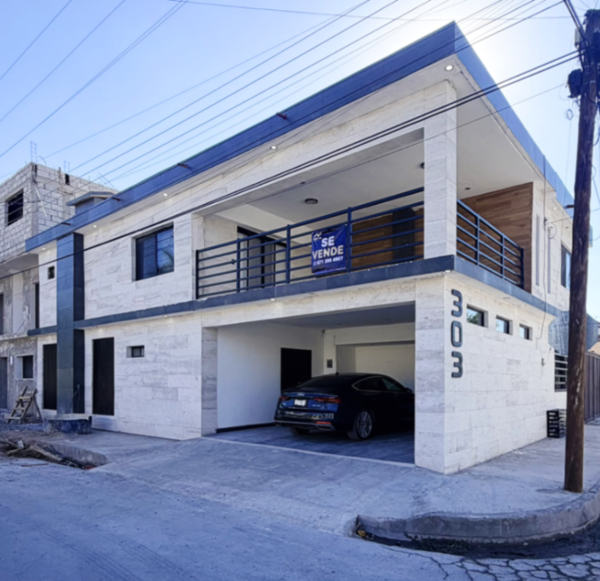 Casa en Venta en La Fuente, Torreón - Amplia y Bien Ubicada y Remodelada — foto 1 de 17
