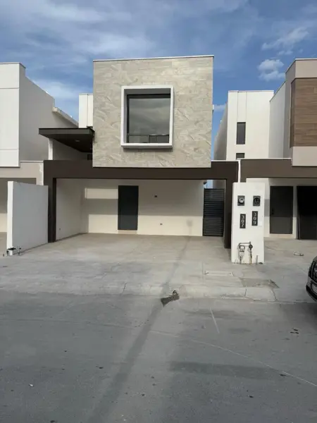 Casa en Renta Fraccionamiento Puerta Jardin Apodaca — foto 1 de 19
