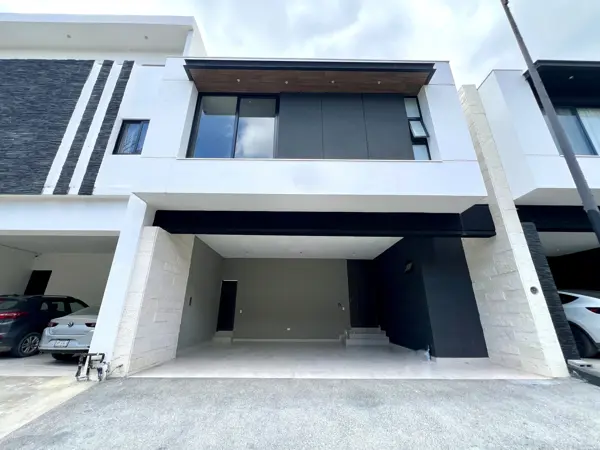 Casa en Venta Brisas del Vergel Zona Carretera Nacional Monterrey — foto 1 de 20