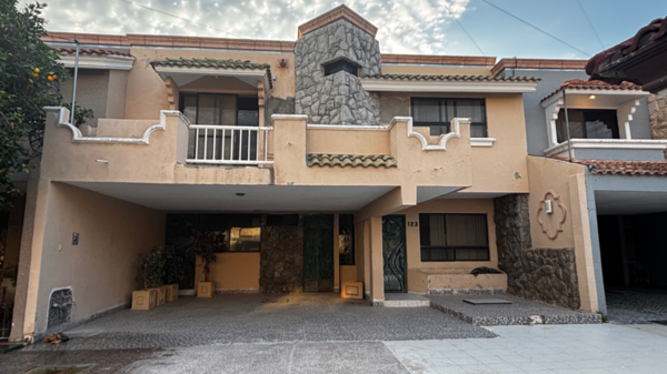 Casa en Renta, Amueblada en Frondoso — foto 1 de 31