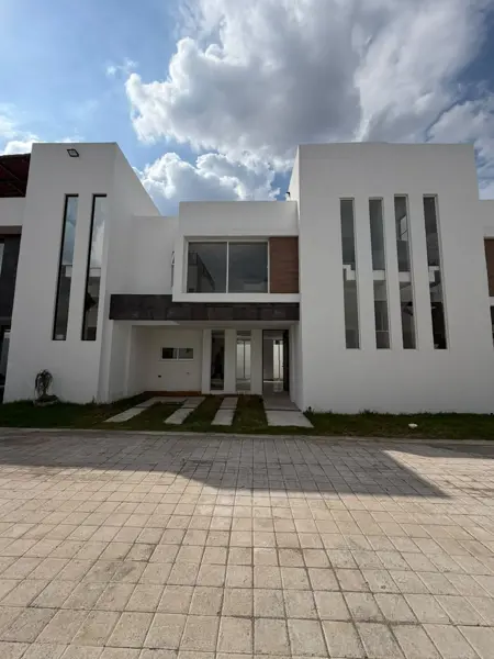 Casa en VENTA en Fraccionamiento Cerrado San Pedro Cholula — foto 1 de 20