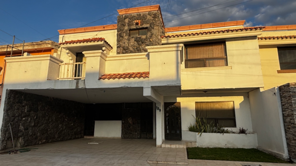 Casa en Renta en Frondoso — foto 1 de 30