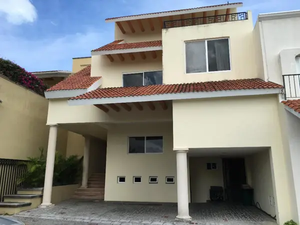 Venta Casa Villa las Quintas Ii en Cancun — foto 1 de 37