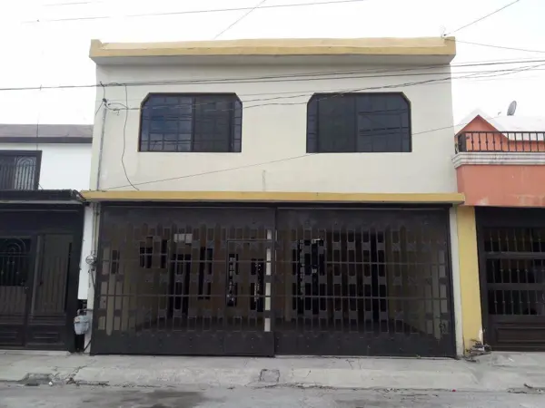 Casa en Venta las Puentes 15vo Sector San Nicolas de los Garza N L — foto 1 de 10