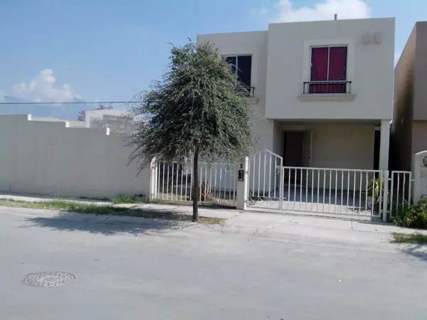 Venta Casa Col. Mitras Poniente Privada Ensenada — foto 1 de 11