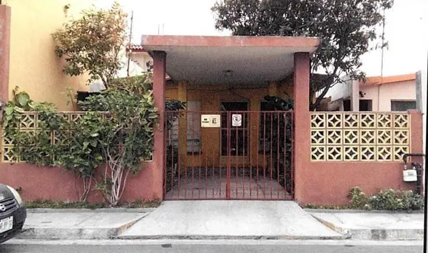 Casa en Venta Jardines de Anahuac San Nicolas de los Garza N L