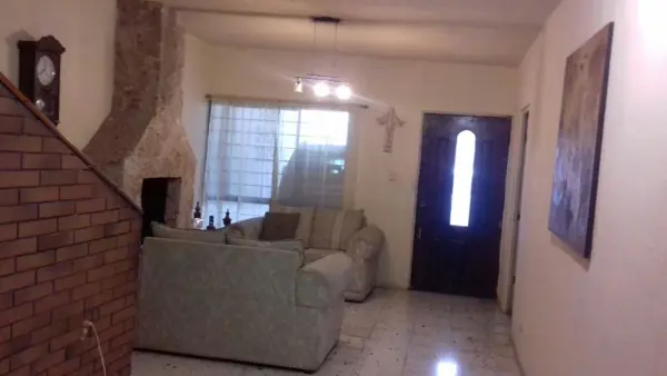 Venta de Casa Valle de las Puentes en San Nicolas de los Garza Nl — foto 1 de 6