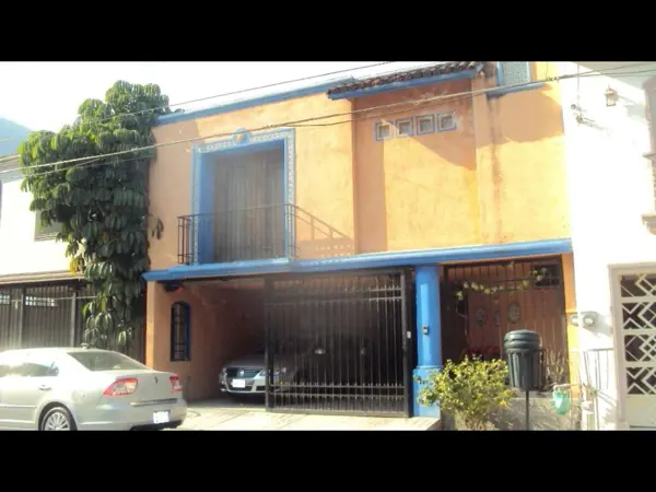 Casa en venta, San Jemo, 3 recamaras, estudio, cochera techada — foto 1 de 4