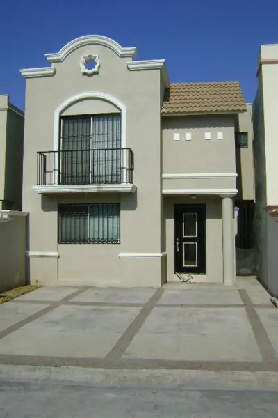 se renta casa en puerta de hierro — foto 1 de 13