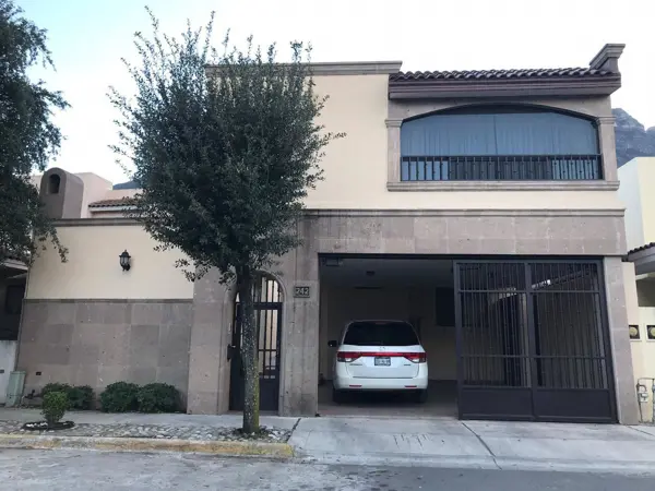 Casa en Venta Bosques de las Cumbres Monterrey — foto 1 de 14