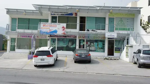 Rento Local Comercial en Satelite Acueducto en Esquina — foto 1 de 7