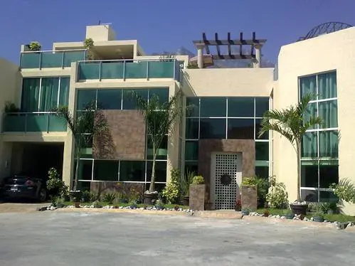 Venta de Casa en Cumbres Callejuelas en Monterrey — foto 1 de 16