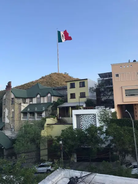 Casa Oficina en Venta Col Jardines del Cerro Monterrey — foto 1 de 8