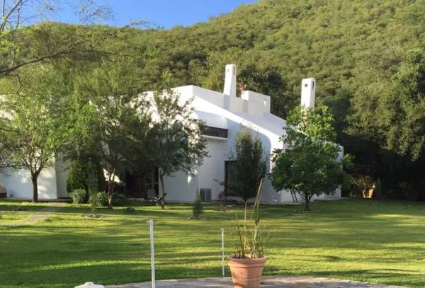 Venta de Casa en el Huajuquito en Santiago — foto 1 de 9