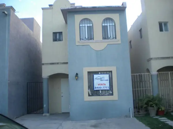 Hermosa Casa en Venta o Renta en Juarez, N.l. Col. Ex Hda. el Rosario — foto 1 de 10