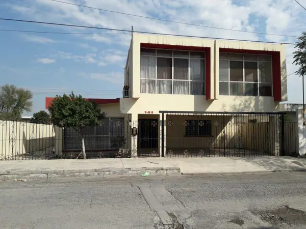 Casa en Venta Col Cuahutemoc San Nicolas de los Garza N L — foto 1 de 14