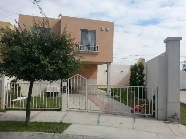 se vende hermosa casa en mitras poniente — foto 1 de 11