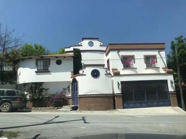 Casa en Venta en Jardines de Santiago — foto 1 de 27