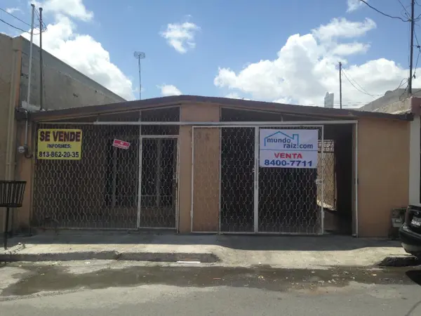 Casa en Primera Avenida Jardines de Anahuac