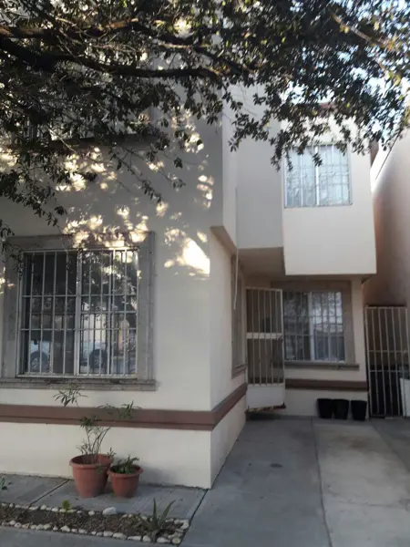 Casa - Santa Cecilia — foto 1 de 12