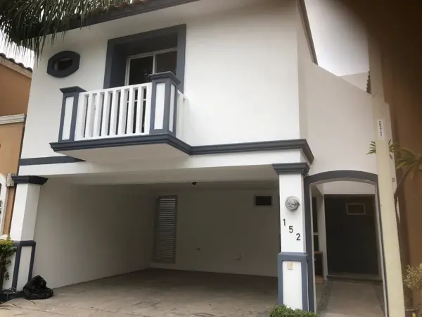 Casa - Cerradas de Valle Alto — foto 1 de 10