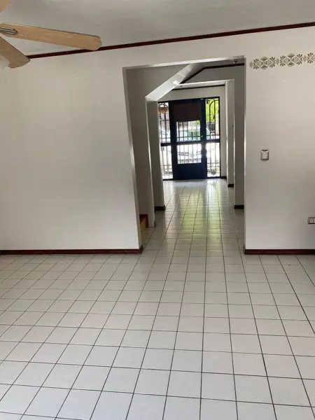 Renta Casa Pedregal la Silla Primer Sector Monterrey Nuevo Leon — foto 1 de 11
