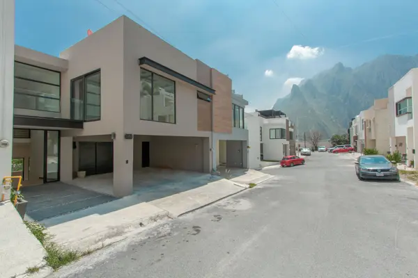 casa en renta en pedregal de la huasteca en santa catarina — foto 1 de 40