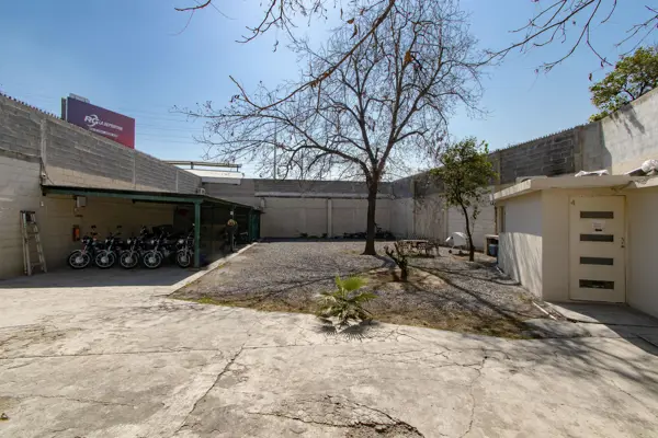Casa en Venta Mitras Centro — foto 1 de 28