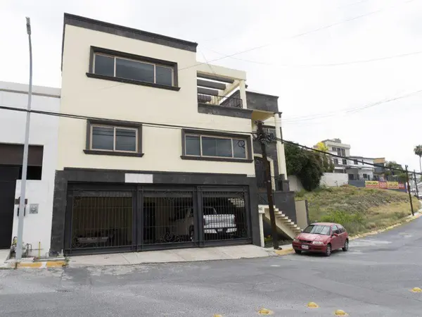 Venta Casa Fuentes del Valle San Pedro Garza Garcia Nuevo Leon — foto 1 de 26