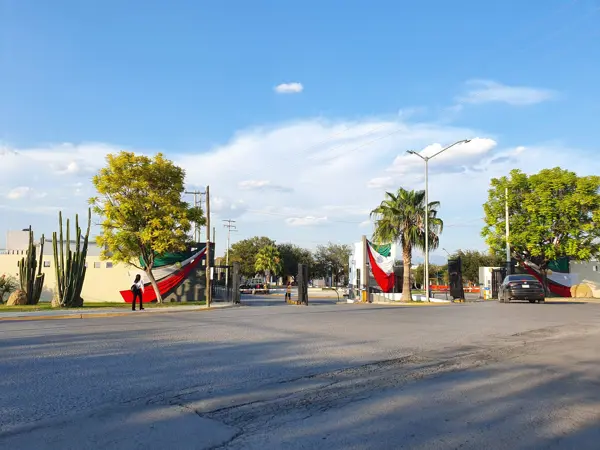 Casa en Venta Misión los Olivos Apodaca — foto 1 de 39