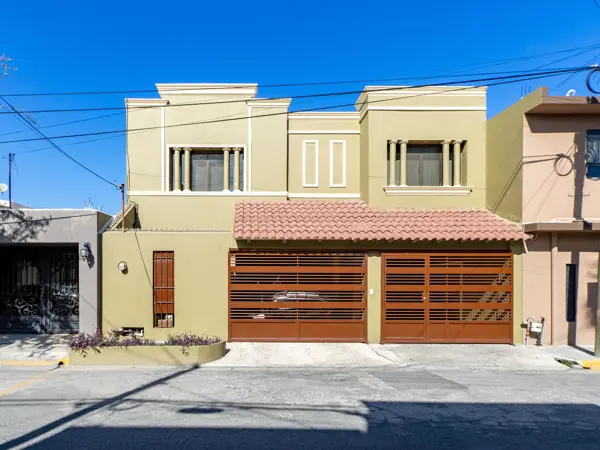 Casa en Venta El Roble San Nicolas de los Garza — foto 1 de 37