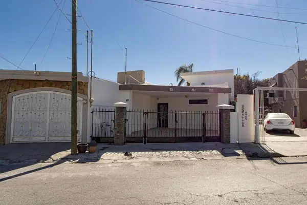 Casa en Venta Chapultepec San Nicolas de los Garza — foto 1 de 34