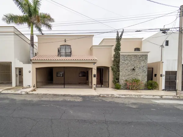 Casa en Venta Rinconada Colonial Apodaca — foto 1 de 26