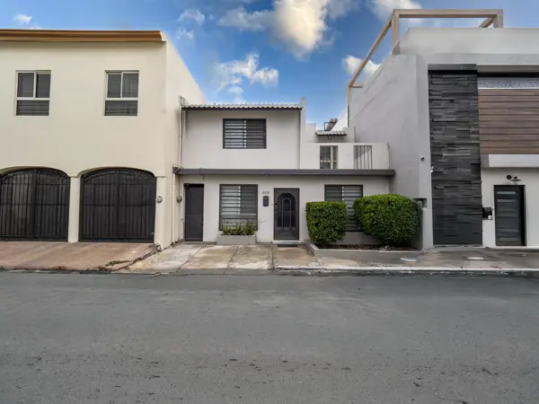 Casa en Venta Roble San Nicolas de los garza — foto 1 de 28