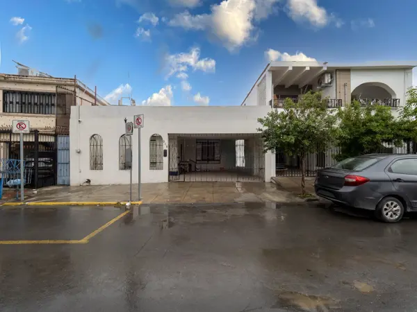 Casa en Mitras Centro Monterrey — foto 1 de 23