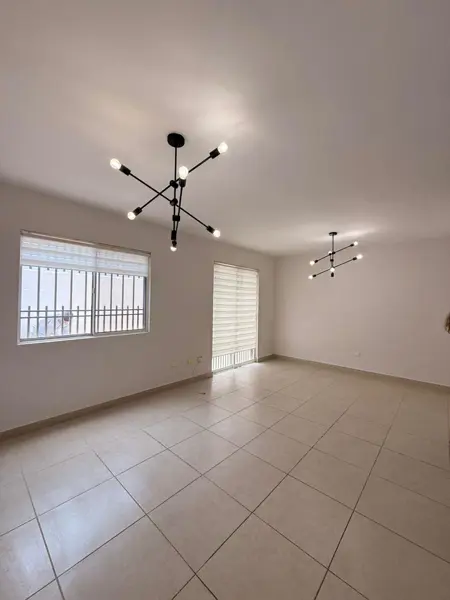 Casa en renta en Apodaca — foto 1 de 16