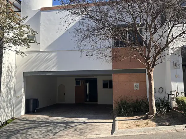 Venta de Casa Colonia Antigua Monterrey — foto 1 de 19