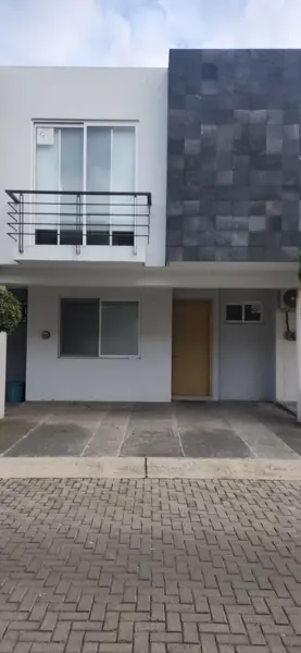 Casa en Renta con 3 habitaciones cerca del Tec y base Aerea — foto 1 de 4