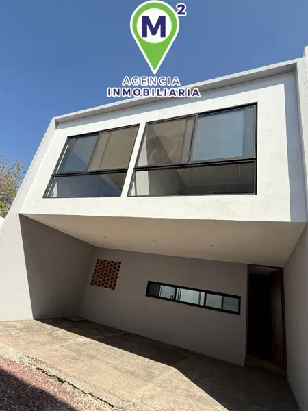 Estrena Casa con Jardín y Alberca Propia en Privada de Solo 5 Casas — foto 1 de 17