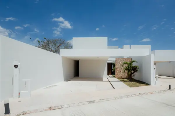 Casa en Venta en Cholul Merida, Privada con Amenidades — foto 1 de 23