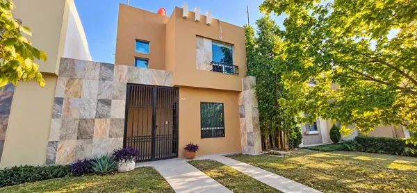 2 habitaciones, amueblada, Jardines del Plaza — foto 1 de 12